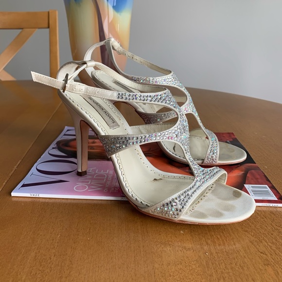 BLING π€© Cream Satin Crystal Embellished Benjamin Adams Heels Size 6.5 Worn 1 x! - Picture 5 of 11